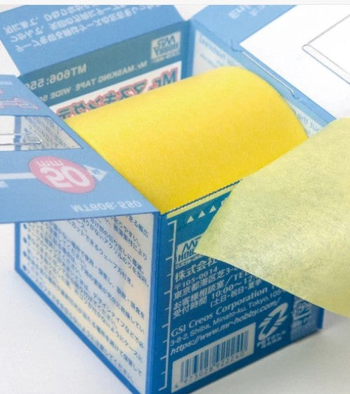 Mr.Hobby MT606 50mm masking tape rol met PET-doos en golfmes