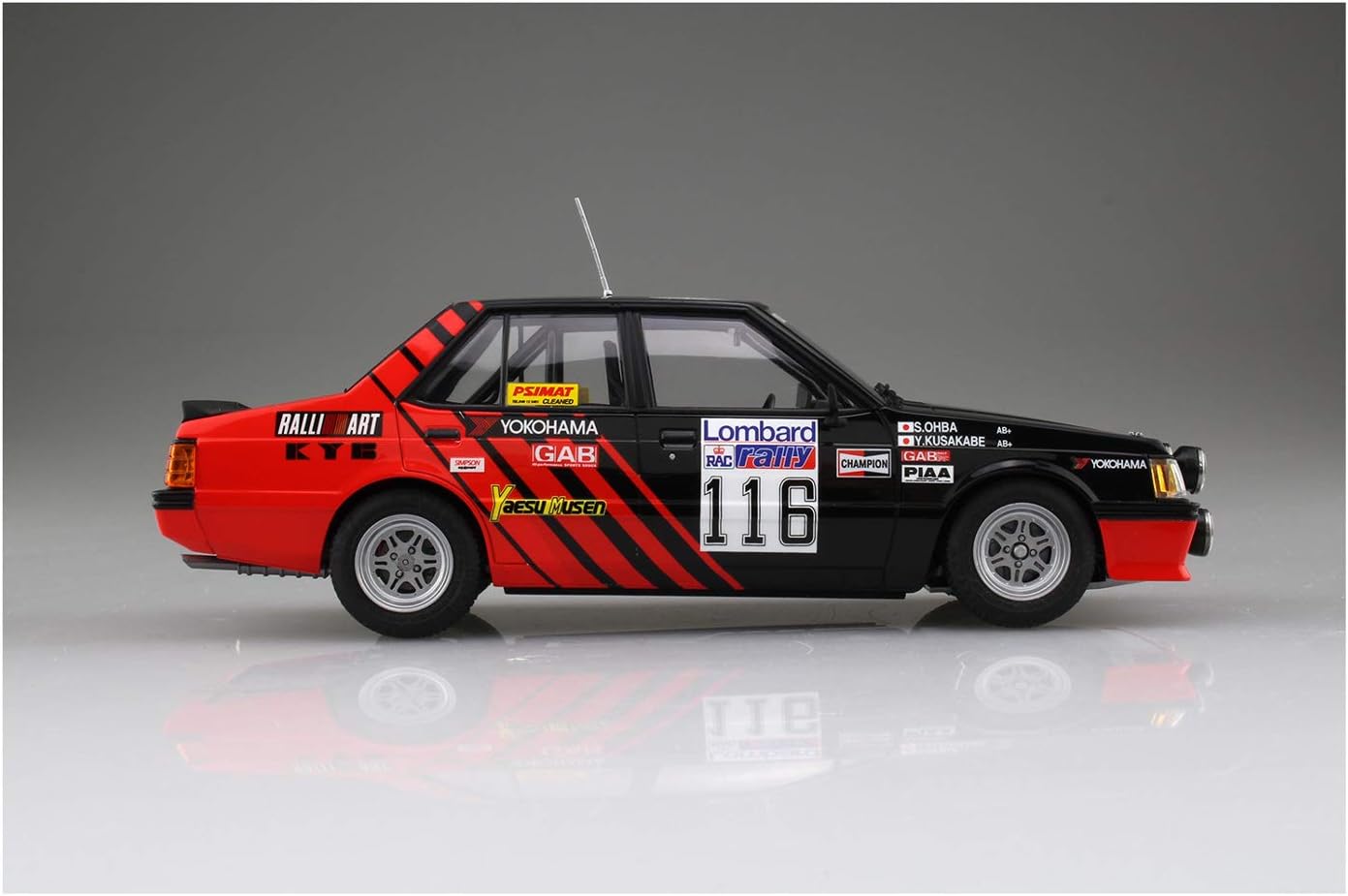 Gebouwde Beemax 1/24 Mitsubishi Lancer Turbo RAC Rally 1984 Advan model rechts
