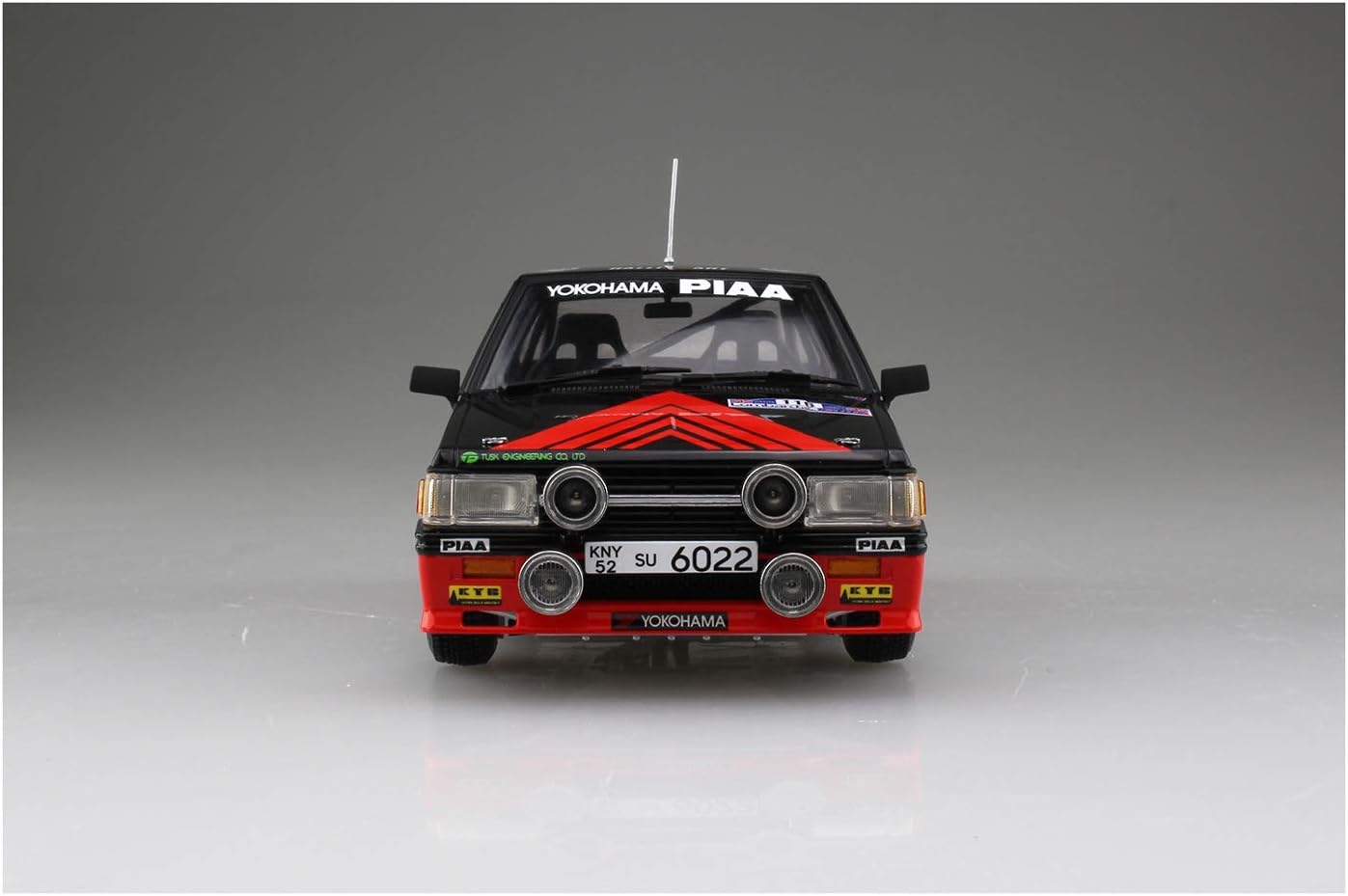 Gebouwde Beemax 1/24 Mitsubishi Lancer Turbo RAC Rally 1984 Advan model front