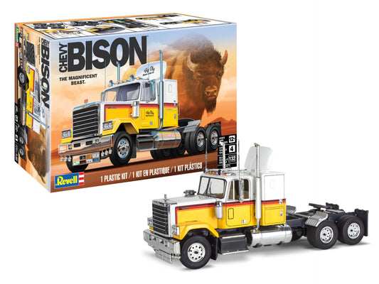 Revell Chevrolet Bison vrachtwagen 1:32 schaal modelbouwkit doos art
