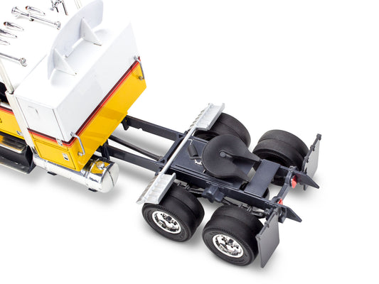 Revell Chevrolet Bison vrachtwagen modelbouwkit gedetailleerde cabine