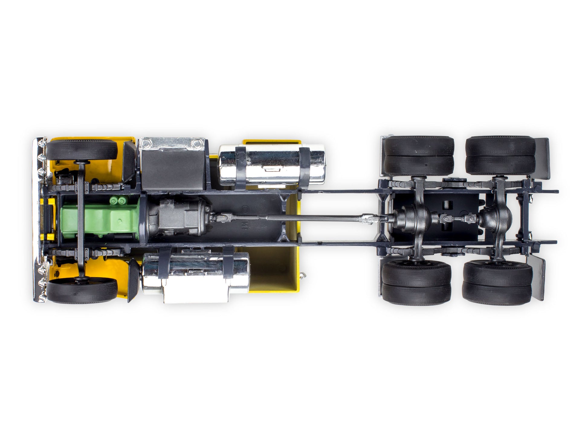 Revell Chevrolet Bison vrachtwagen modelbouwkit gedetailleerd chassis