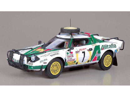Voorbeeld gebouwd model Lancia Stratos HF 1977 Safari Rally Hasagawa 1/24